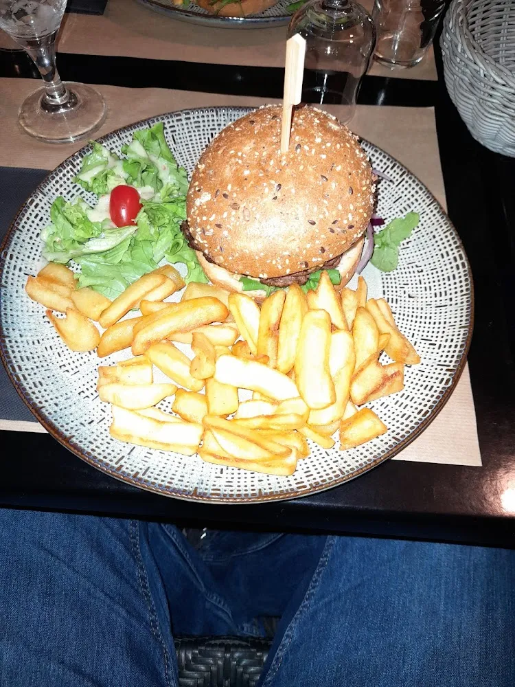 Burger Classic Mit Pommes
